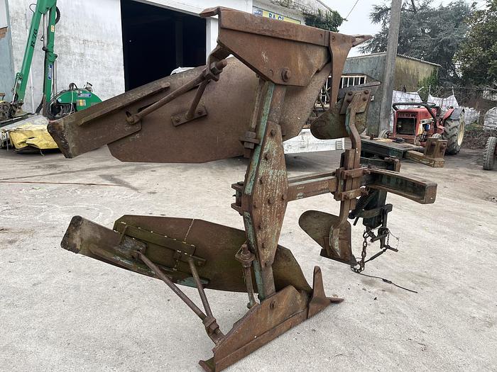 Usato Aratro monovomere Voltaorecchio da scasso