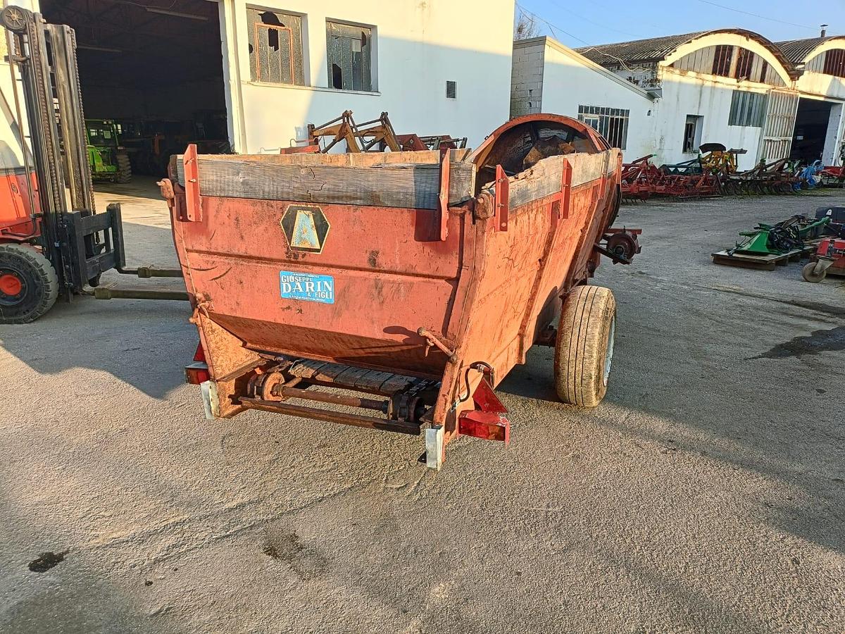 Usato spandiletame Annovi da frutteto o vigneto-50q