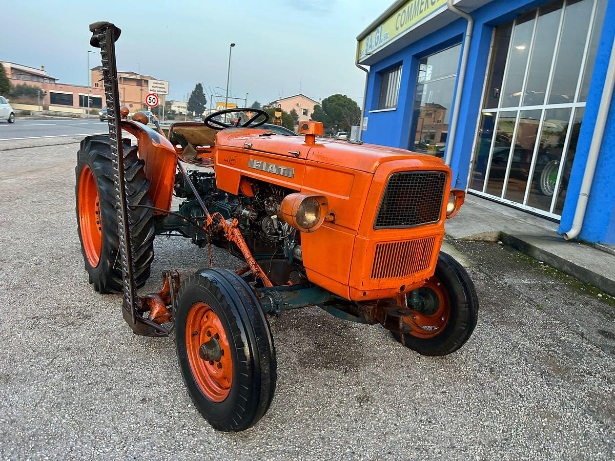Usato Fiat 415 con barra falciante