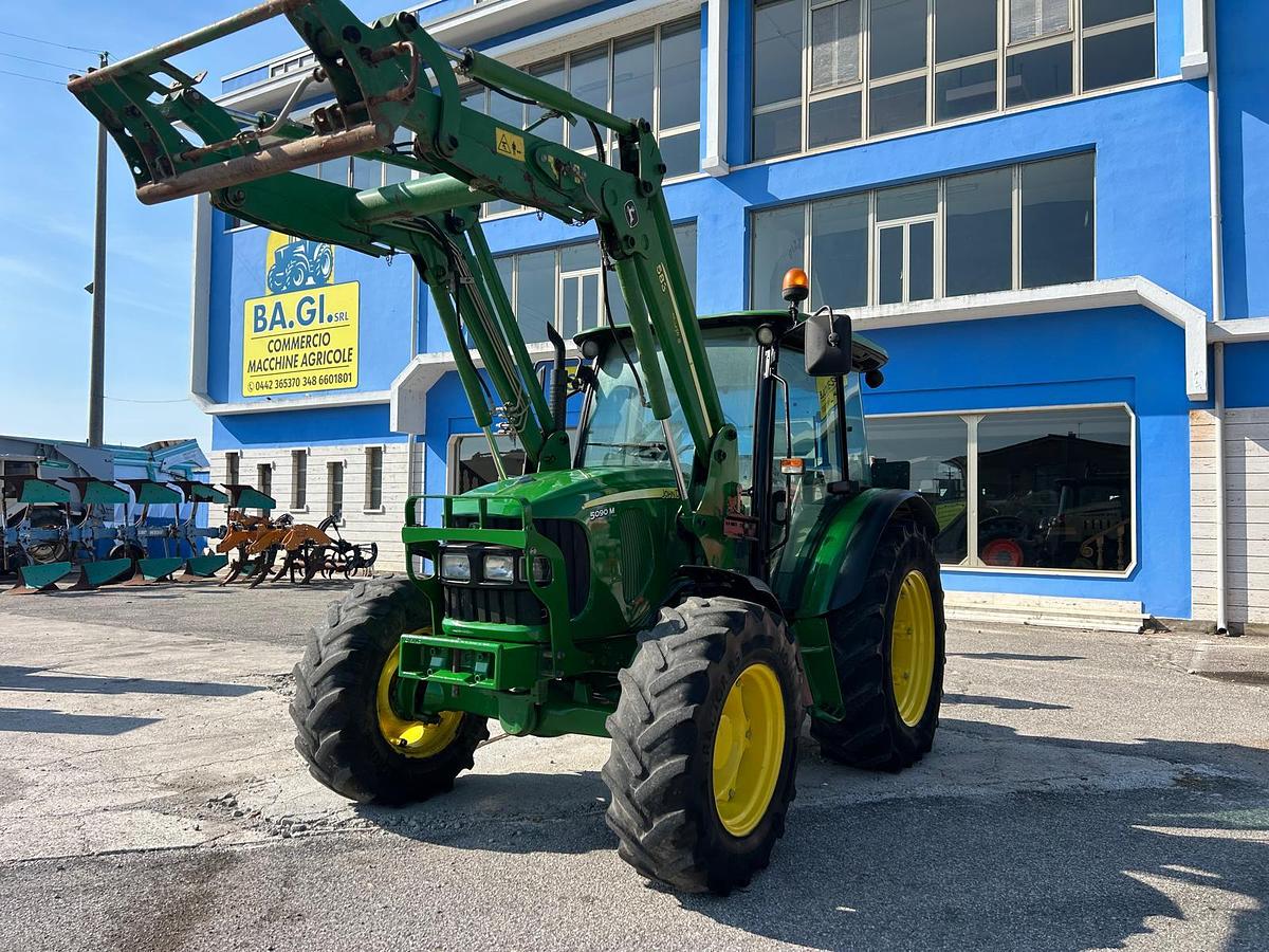 Usato John Deere 5090 M con caricatore JD583
