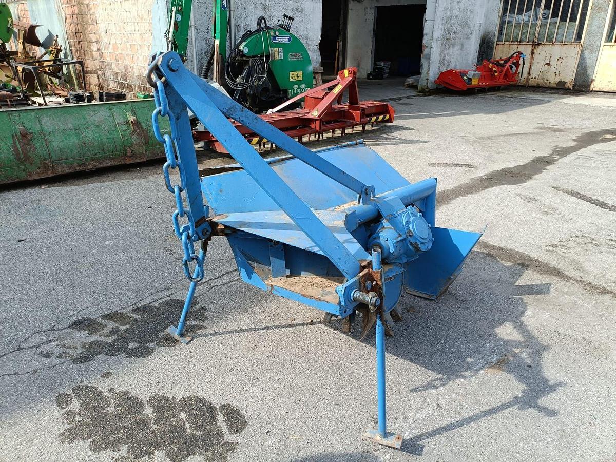 Usato Scava fossi con coltelli nuovi