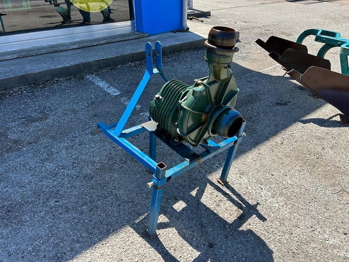 Usato pompe con cavalletto Maremma e Sorpioggia