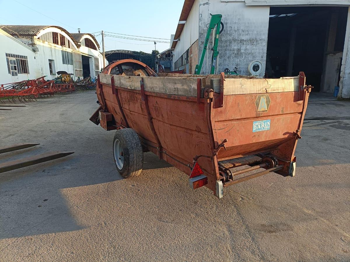 Usato spandiletame Annovi da frutteto o vigneto-50q