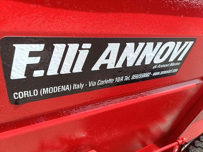 Usato Spandiletame Annovi tipo A40 da vigneto