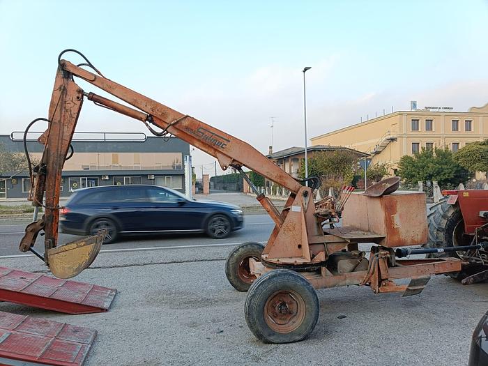 Usato Caricaletame trainato con staffe idrauliche