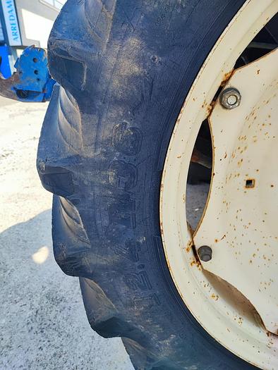 Usato Lamborghini 664-60 con doppia presa di forza