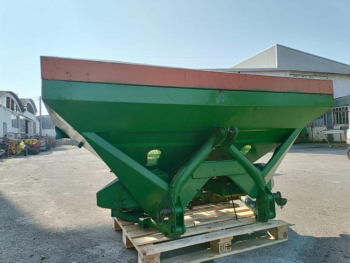 Usato Spandiconcime Amazone a doppio girante senza ventole