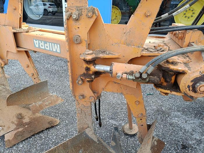 Usato Aratro trivomere marca Mipra