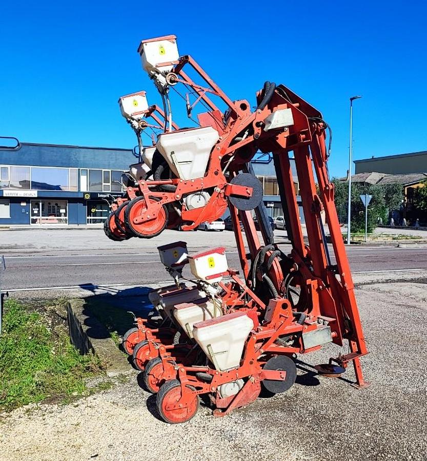Usato Seminatrice Agricola Italiana 8 file a dischi
