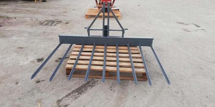 Usato Forconi vari per trattore agricolo