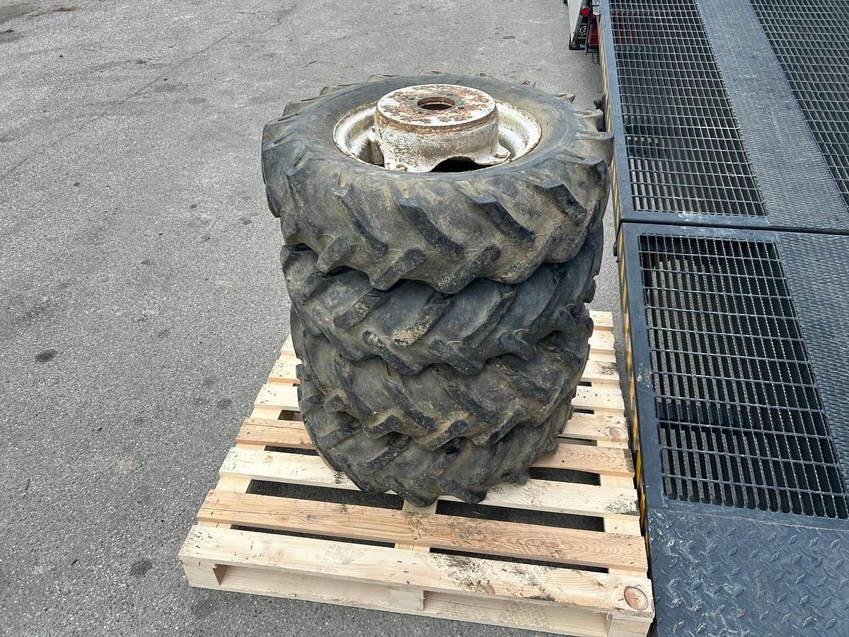 Usato Gomme varie con cerchio o senza