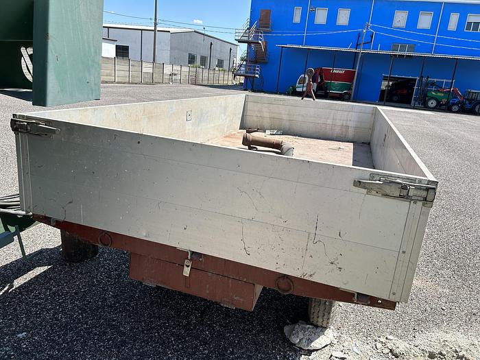 Usato Rimorchio agricolo Artigiano due assi