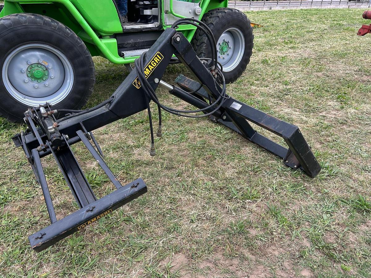 Usato Caricatore posteriore Amagri D3600 idraulico