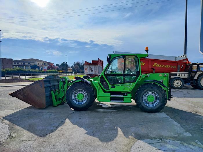 Usato Merlo P 55.9 CS Panoramic agricolo 2012 benna grande