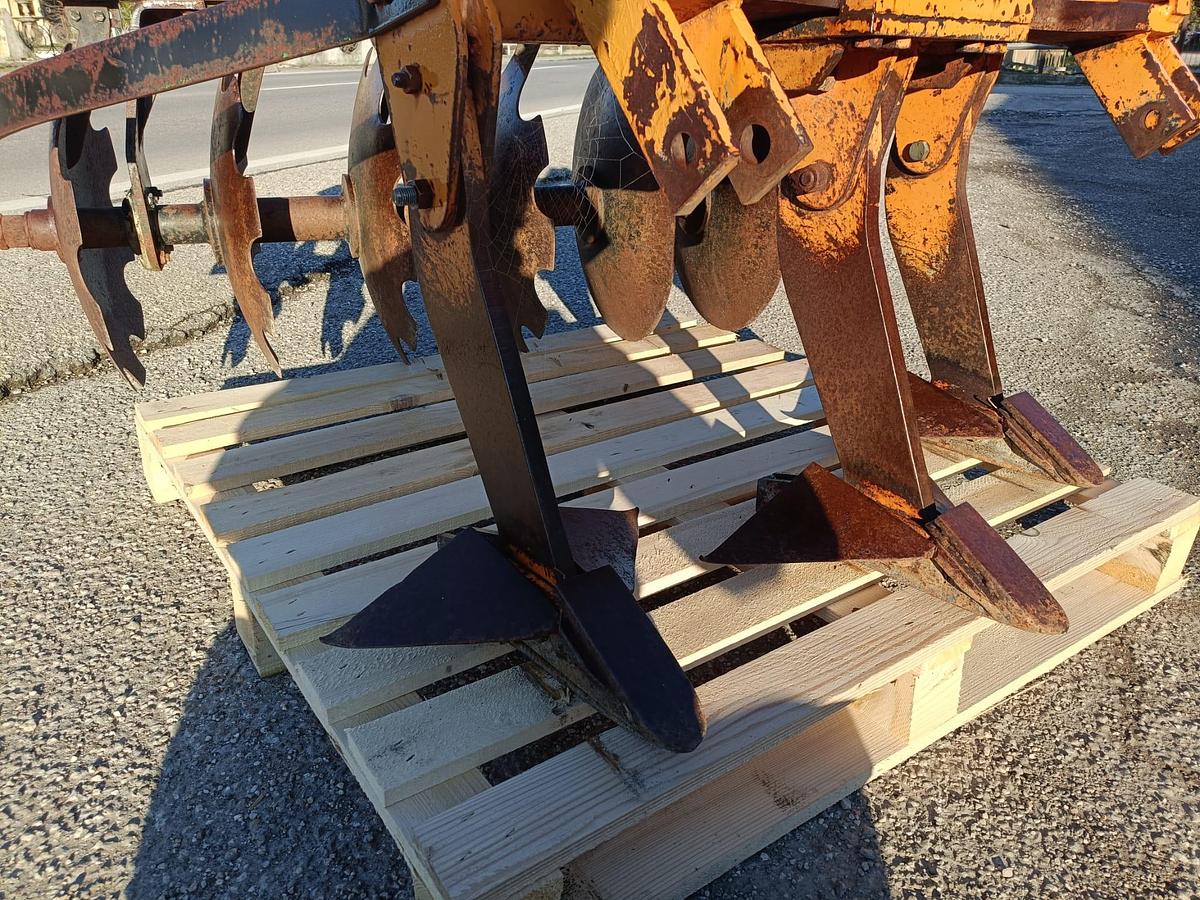 Usato ripper disco Oesse mod 6D idraulico-per vigneto o frutteto