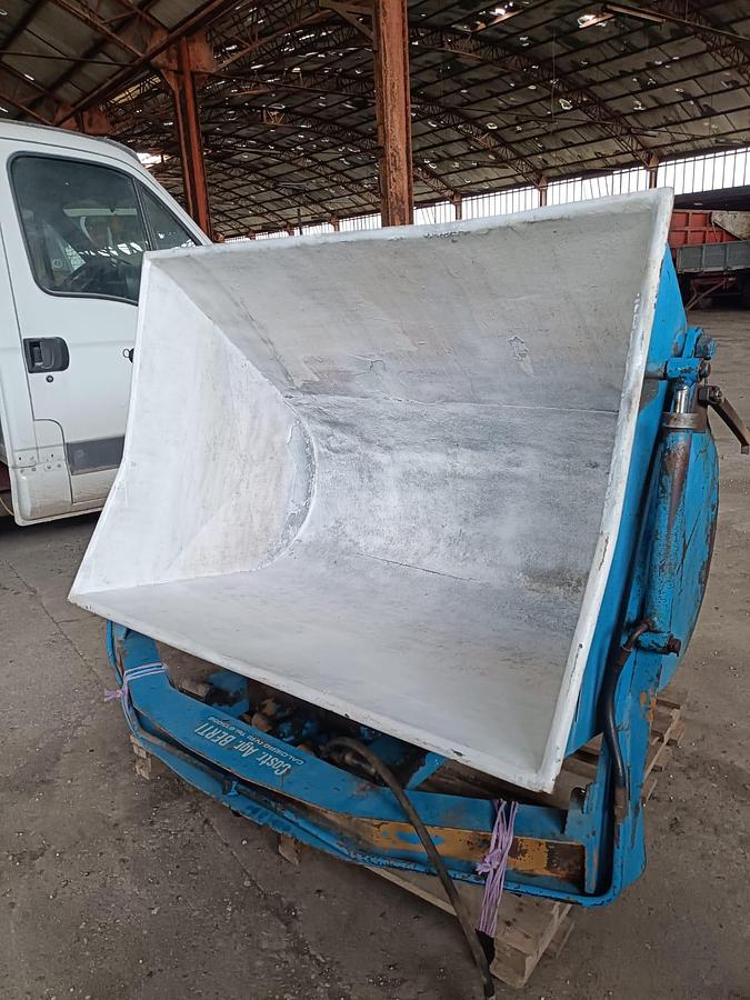 Usato muletto-vasca per uva-ecc Berti idraulica