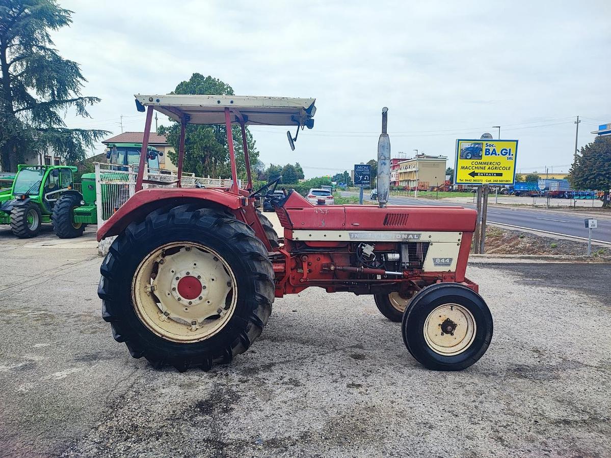 Usato 1974 International 844