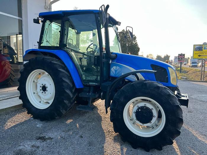 Usato New Holland TL 90 A -freni ad aria- anno 2006