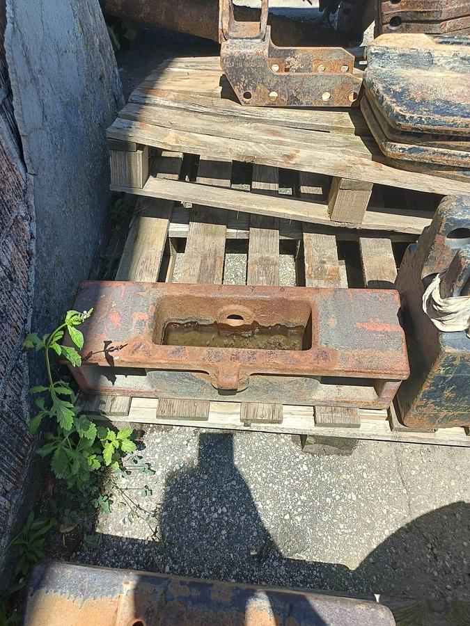 Usato Zavorre e porta zavorre per trattore-diverse marche