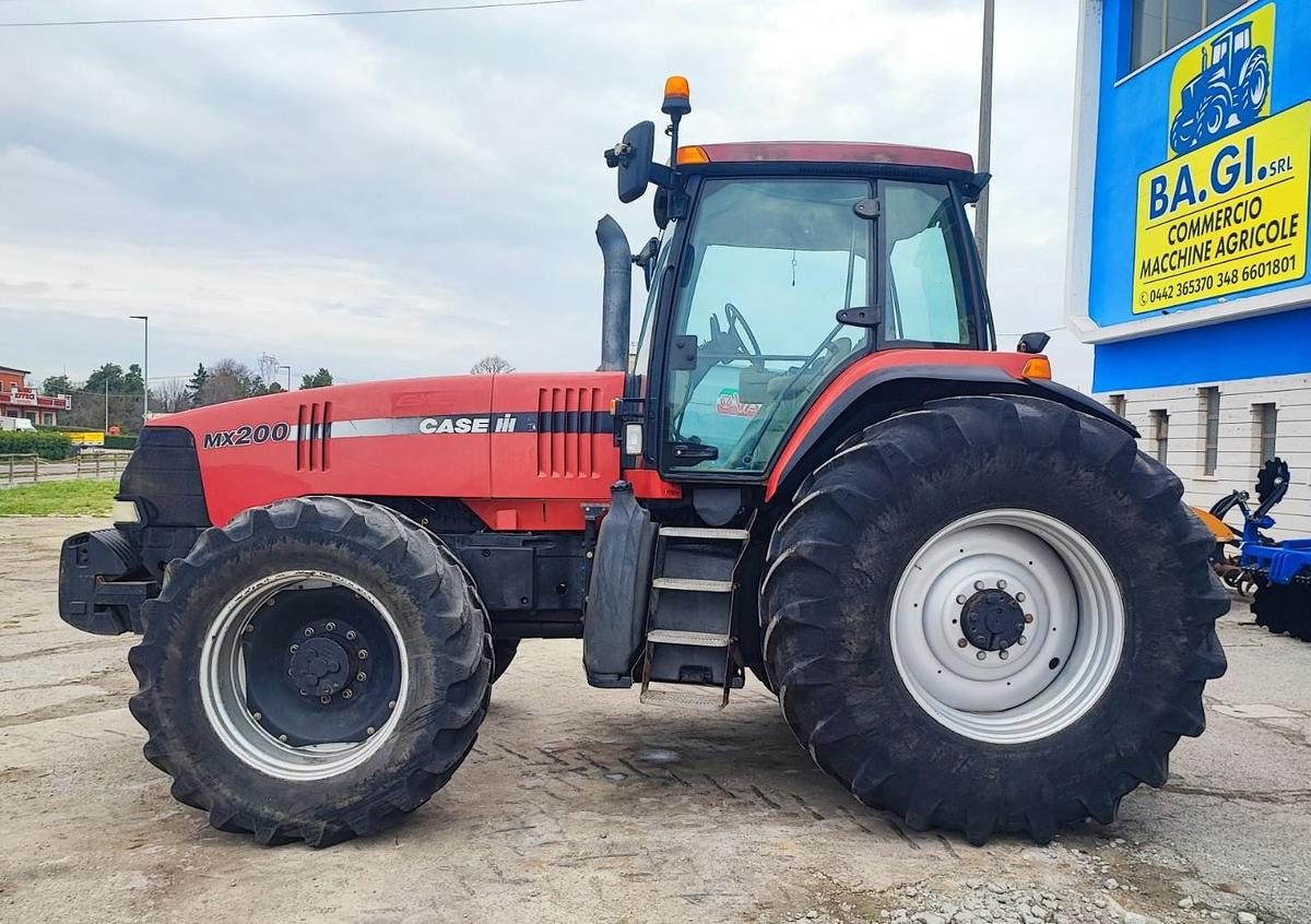 Usato Case MX 200-cambio e motore rifatti