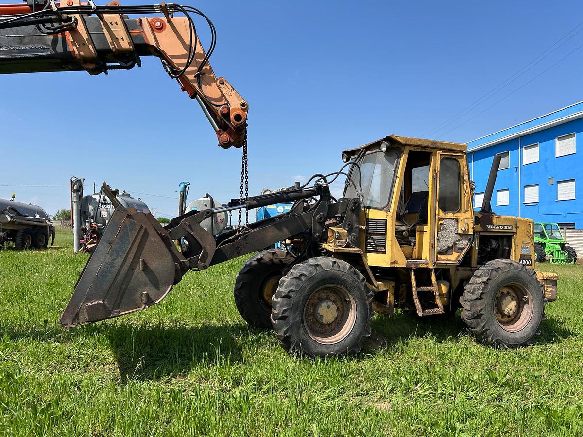 Usato Pala Gommata Snodata Volvo BM 4200