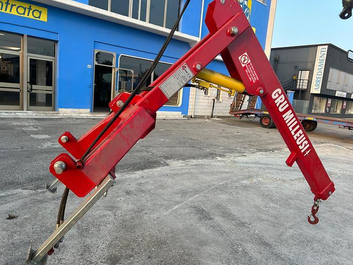 Usato Gru Cosmec con pistone idraulico