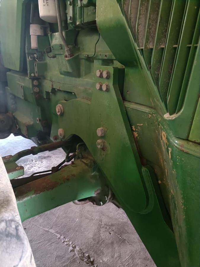 Usato sollevatore anteriore John Deere serie 8000