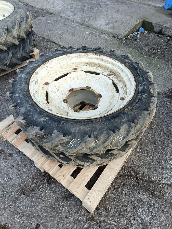 Usato Gomme varie per trattore agricolo o rimorchio (1)