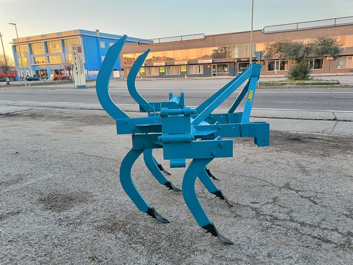 Usato Ripuntatore preparatore a 8 ancore da 3m- stradale