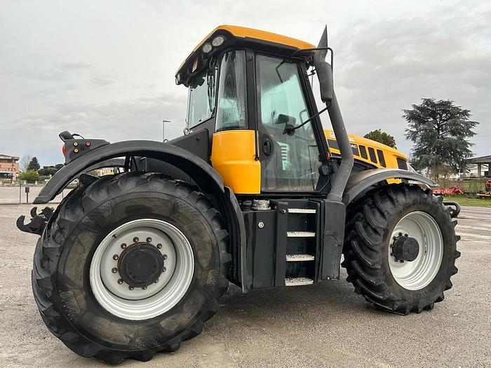 Usato JCB Fastrac 3230- PTO e sollevatore anteriore