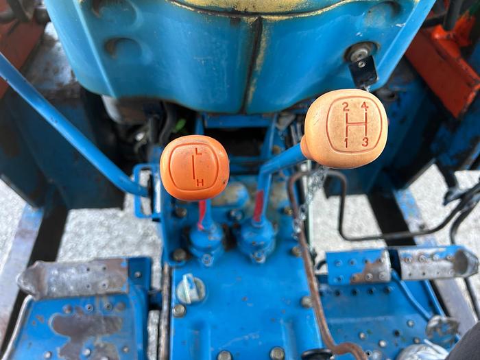 Usato Ford 4630 con caricatore e benna