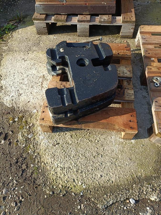 Usato Zavorre e porta zavorre per trattore-diverse marche