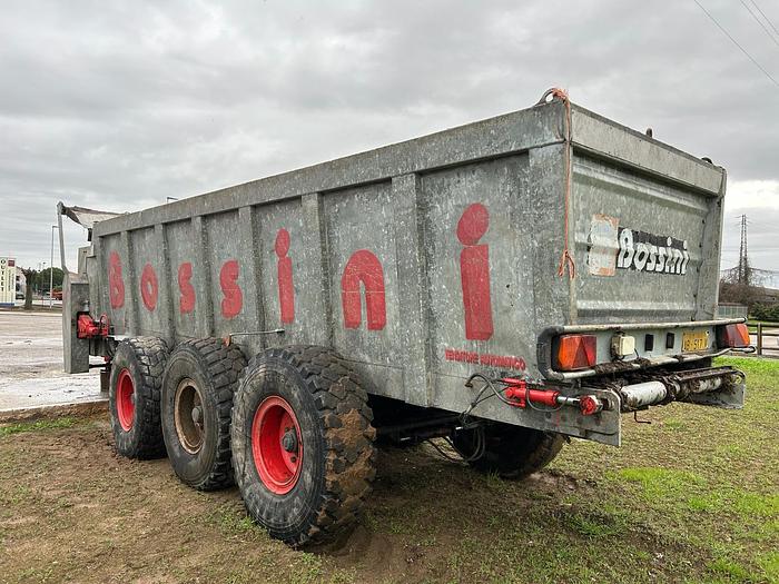 Usato Spandiletame Bossini SB200 a 3 assi- zincato