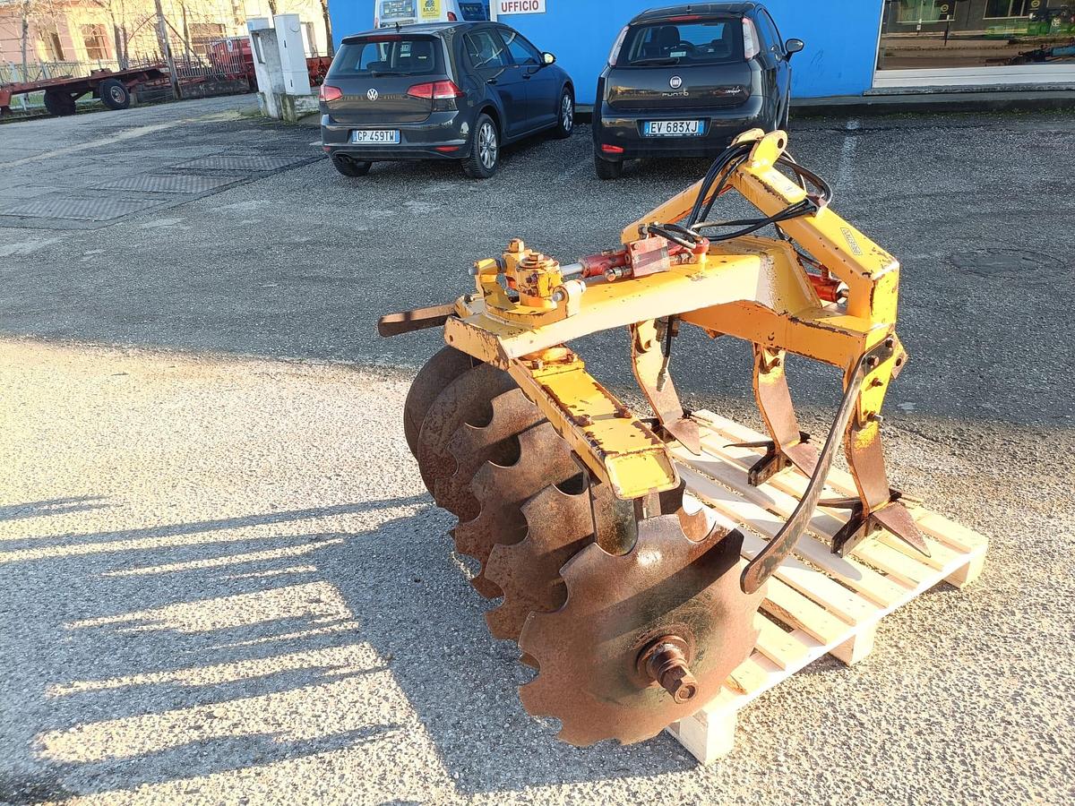 Usato ripper disco Oesse mod 6D idraulico-per vigneto o frutteto