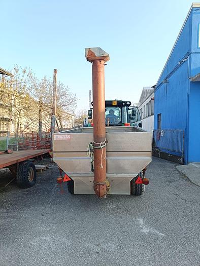 Usato Rimorchietto con coclea e proboscide da 50 q
