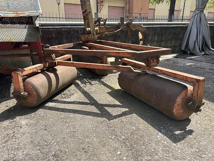 Usato Rullo a tre corpi trainato