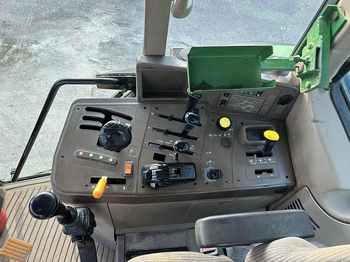 Usato John Deere 6330 con caricatore- freni ad aria 200q