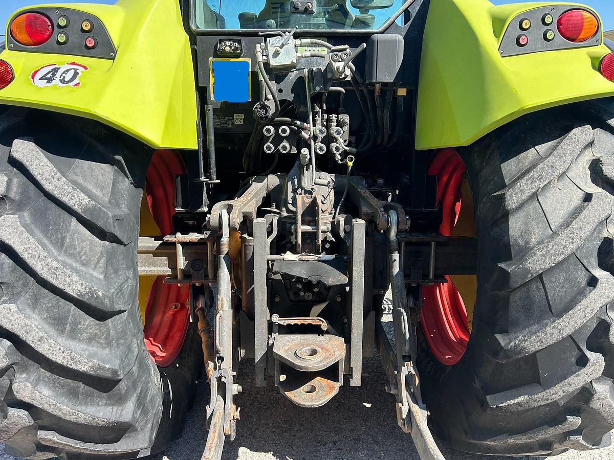 Usato claas arion 430- sollevatore e pto ant.