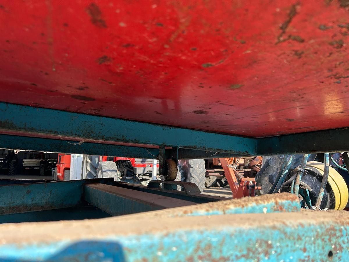 Usato Rimorchio da uva ribaltabile trilaterale- altezza 3,50m