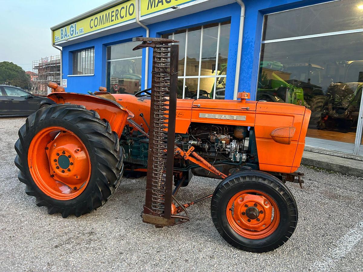 Usato Fiat 415 con barra falciante