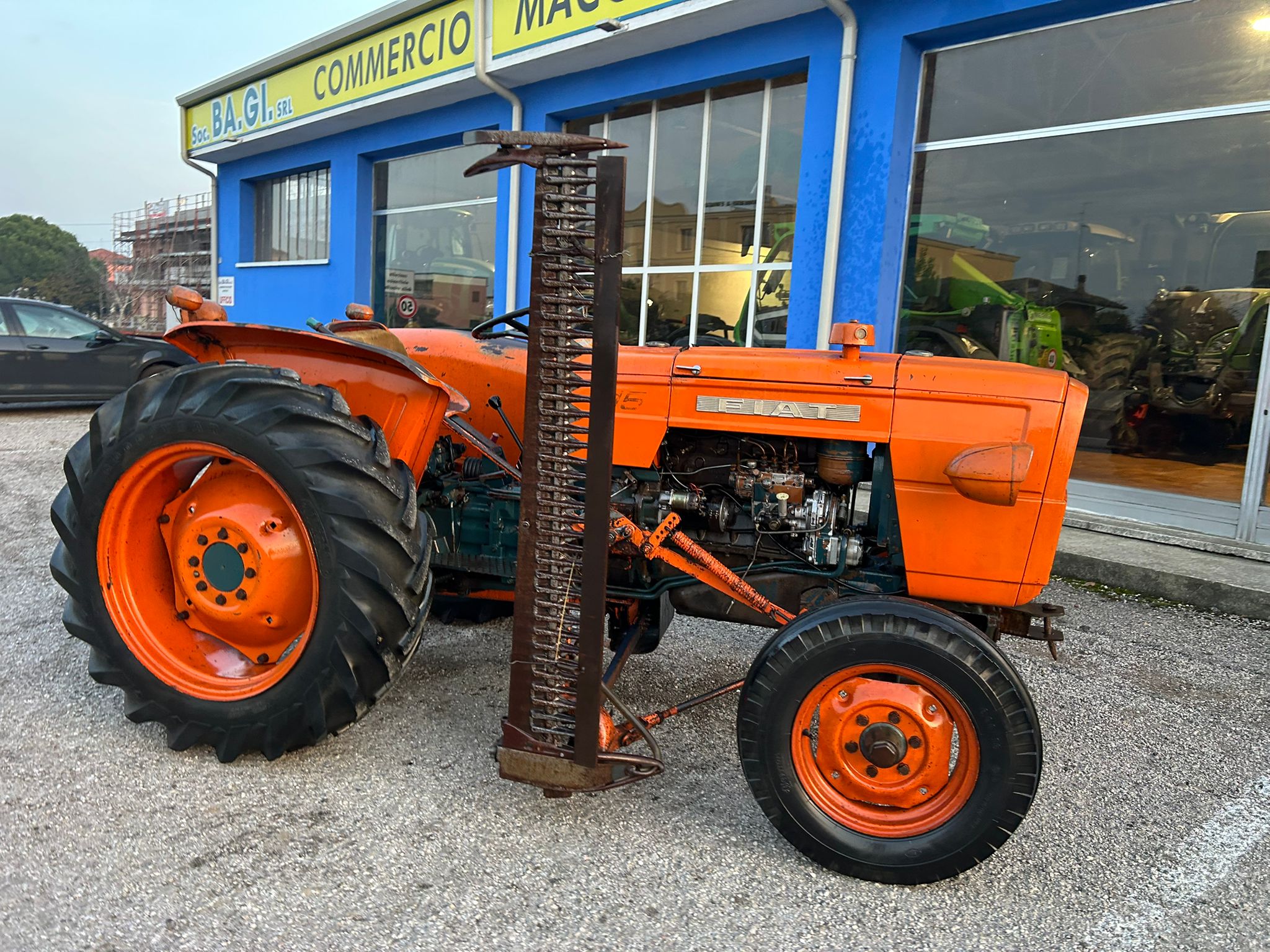 Usato Fiat 415 con barra falciante