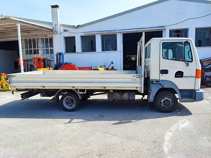 Usato Autocarro Nissan Atleon 120.3