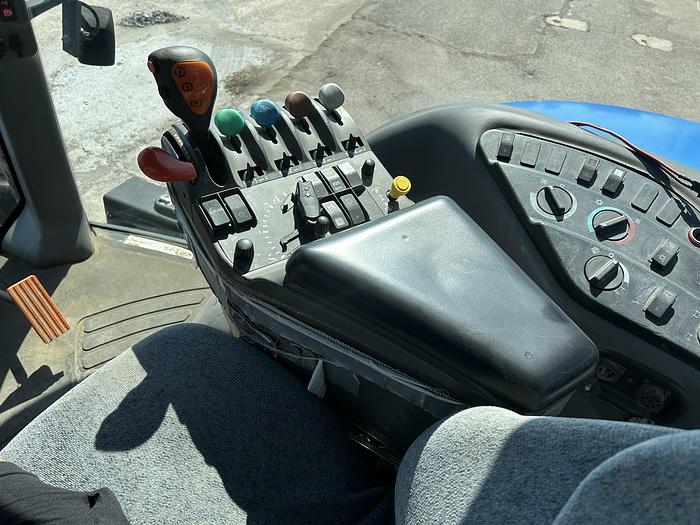 Usato New Holland TG 285-CV 315-ore 11052-anno 2005