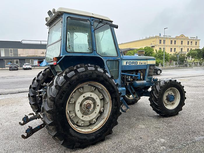 Usato Ford TW10- CV 130- 6 cilindri- anno 1983