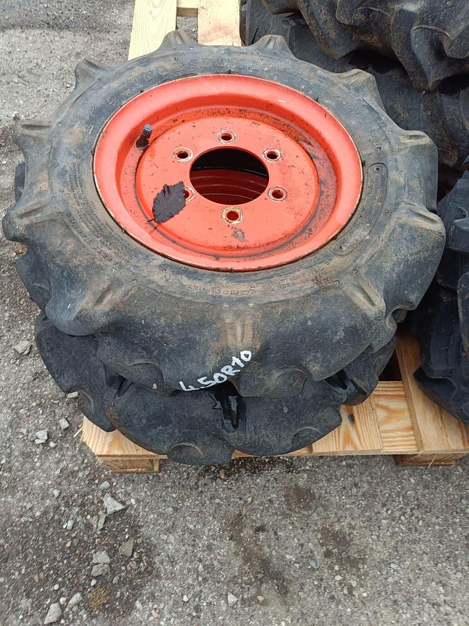 Usato Gomme varie per trattore agricolo o rimorchio (1)