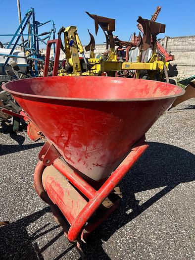 Usato Spandiconcime Fressori da 3 quintali