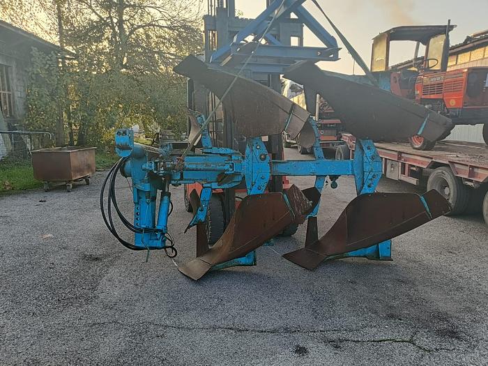 Usato Aratro bivomere Cesare Rossatti idraulico