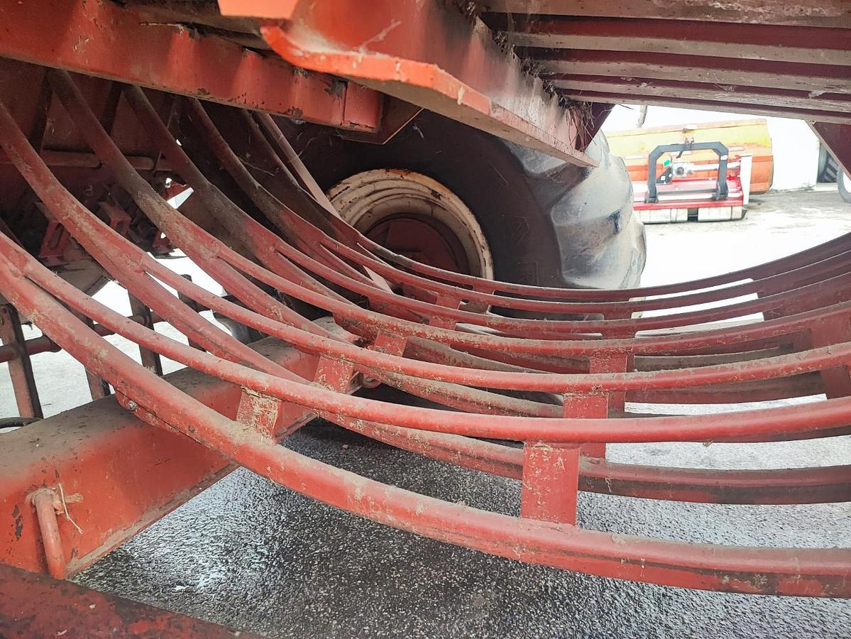 Usato Pressa quadra Hesston modello 4800