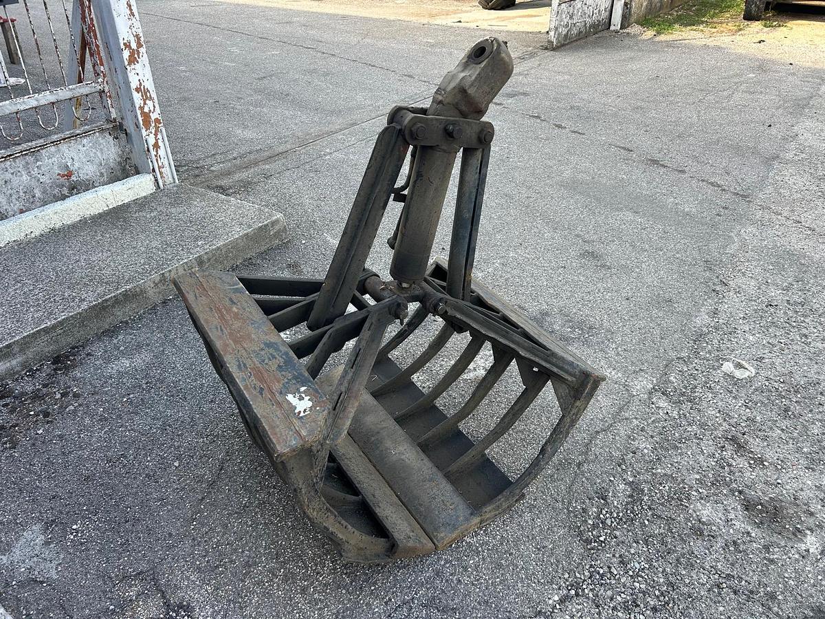 Usato pinza per caricaletame- pistone idraulico