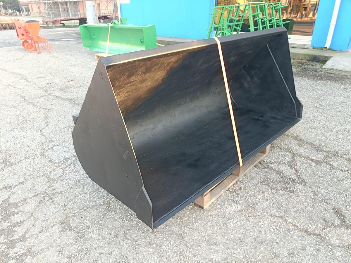 Usato benna usata larghezza 2,40m